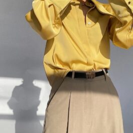 Elegancka satynowa żółta bluzka koszula