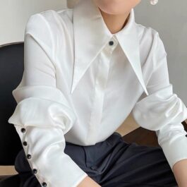 Elegancka satynowa biała bluzka koszula