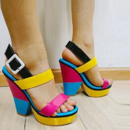 Oryginalne kolorowe sandały
