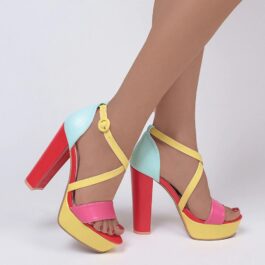 Wysokie kolorowe sandały