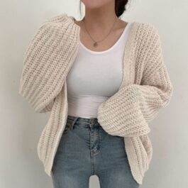 Sweterek z poszerzanymi rękawami